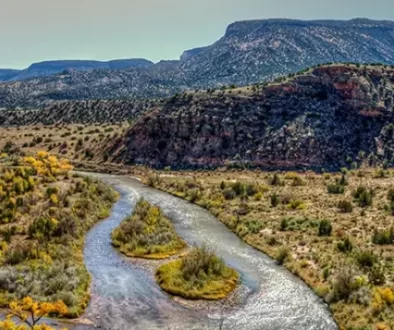 Fly fish New Mexico best destinations, along with expert tips and top fly patterns for an unforgettable angling adventure.