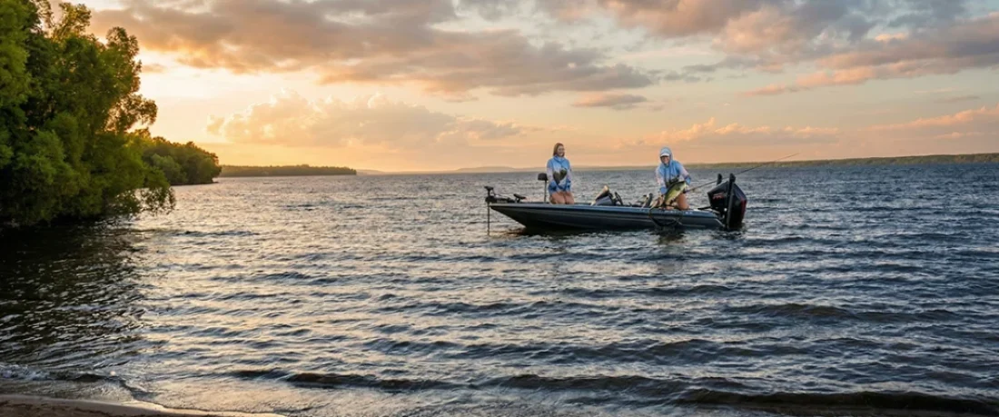 Lake Gogebic Bass Fly Fishing Michigan guide with seasonal tips, best spots, flies, and planning advice for hard fighting smallmouth. Saltwater on the fly for all you bass fishing needs.