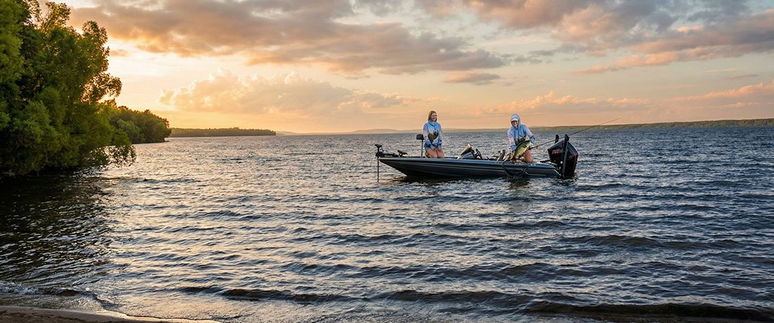 Lake Gogebic Bass Fly Fishing Michigan guide with seasonal tips, best spots, flies, and planning advice for hard fighting smallmouth. Saltwater on the fly for all you bass fishing needs.