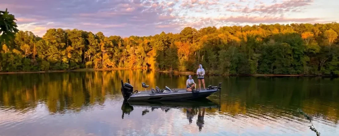 Conventional fishing on Pickwick Lake Tennessee — bass, crappie, catfish, panfish, and a dozen other species that will steal your terminal tackle and your dignity. Complete guide to lures, rigs, seasons, and locations on this 43,000-acre TVA beast.