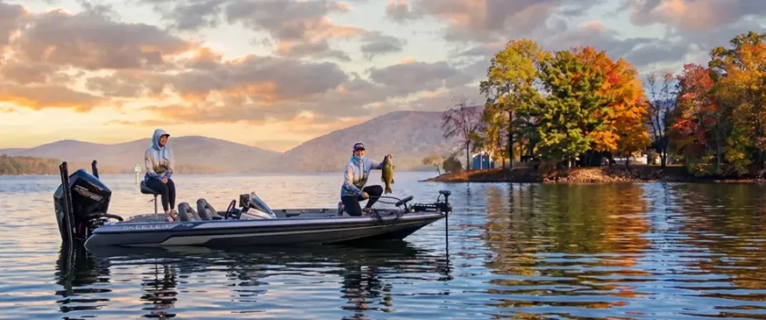 Your complete guide to conventional tackle bass fishing at Smith Mountain Lake, VA — seasonal tactics, top baits, best spots for largemouth and smallmouth, gear setup, and local tips. No filler. Just fish.