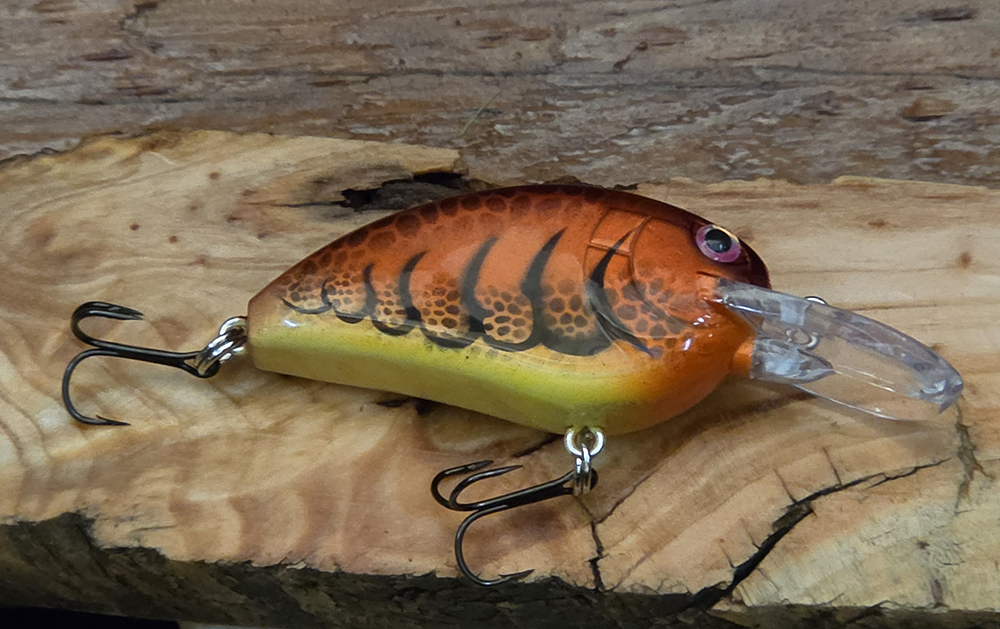 Rusty Sunrise crawfish crankbait, natural brown and orange craw pattern lure, Saltwater on the fly.